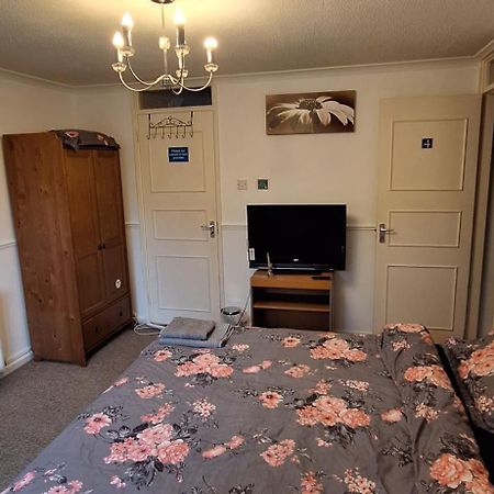 Willen Spacious And Serene Stay Near Milton Keynes Centre חדר תמונה