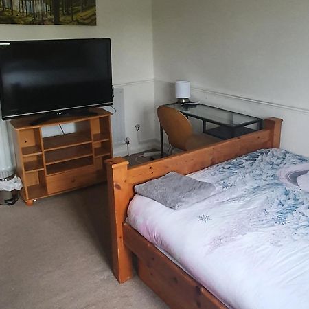 Willen Spacious And Serene Stay Near Milton Keynes Centre חדר תמונה