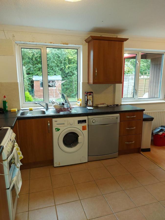 Willen Spacious And Serene Stay Near Milton Keynes Centre מראה חיצוני תמונה
