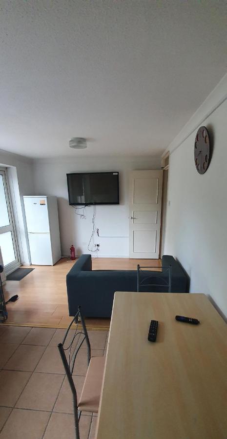 Willen Spacious And Serene Stay Near Milton Keynes Centre מראה חיצוני תמונה