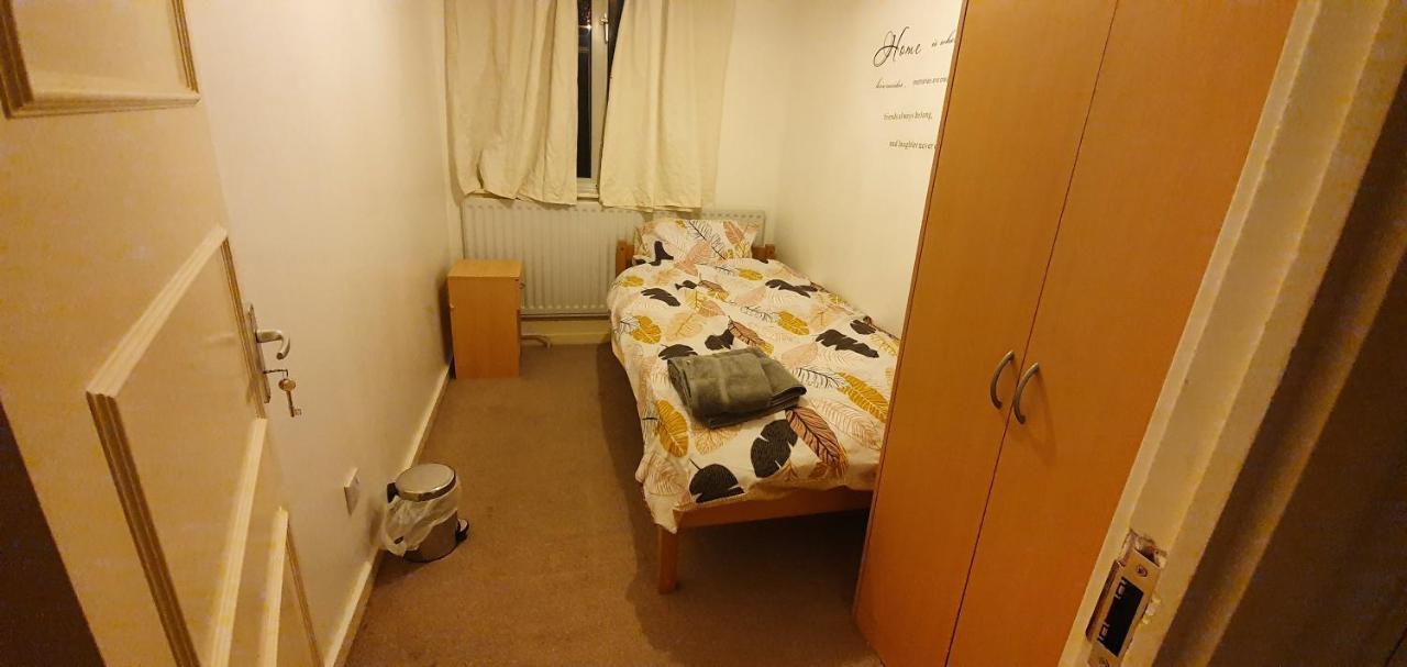 Willen Spacious And Serene Stay Near Milton Keynes Centre מראה חיצוני תמונה
