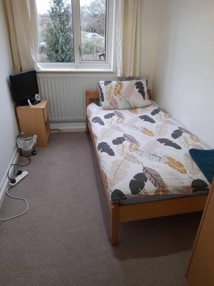 Willen Spacious And Serene Stay Near Milton Keynes Centre חדר תמונה